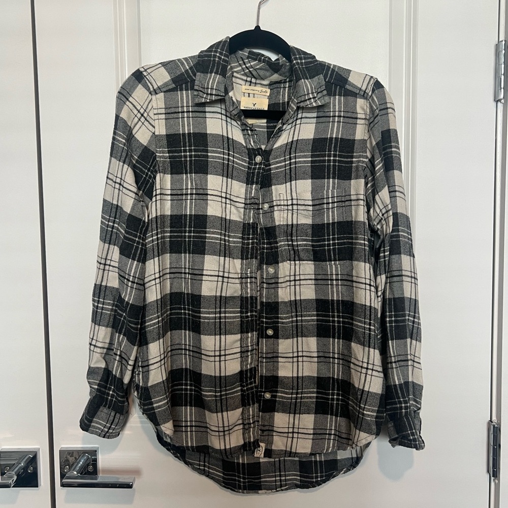 American Eagle Black and Cream Flannel